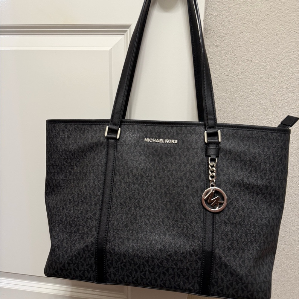 Michael Kors Signature Black Tote